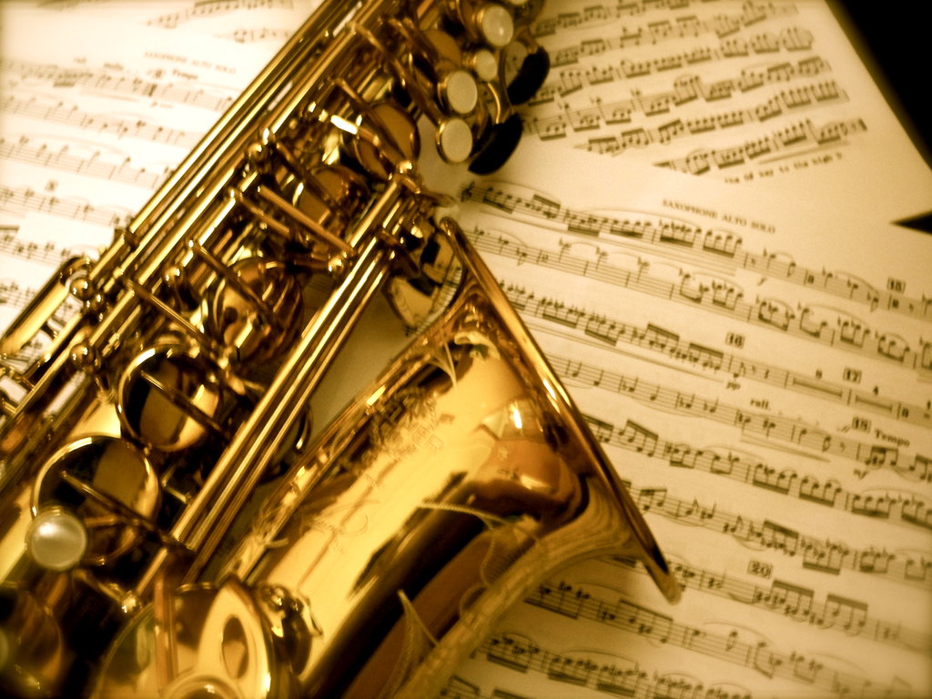 sax-with-music